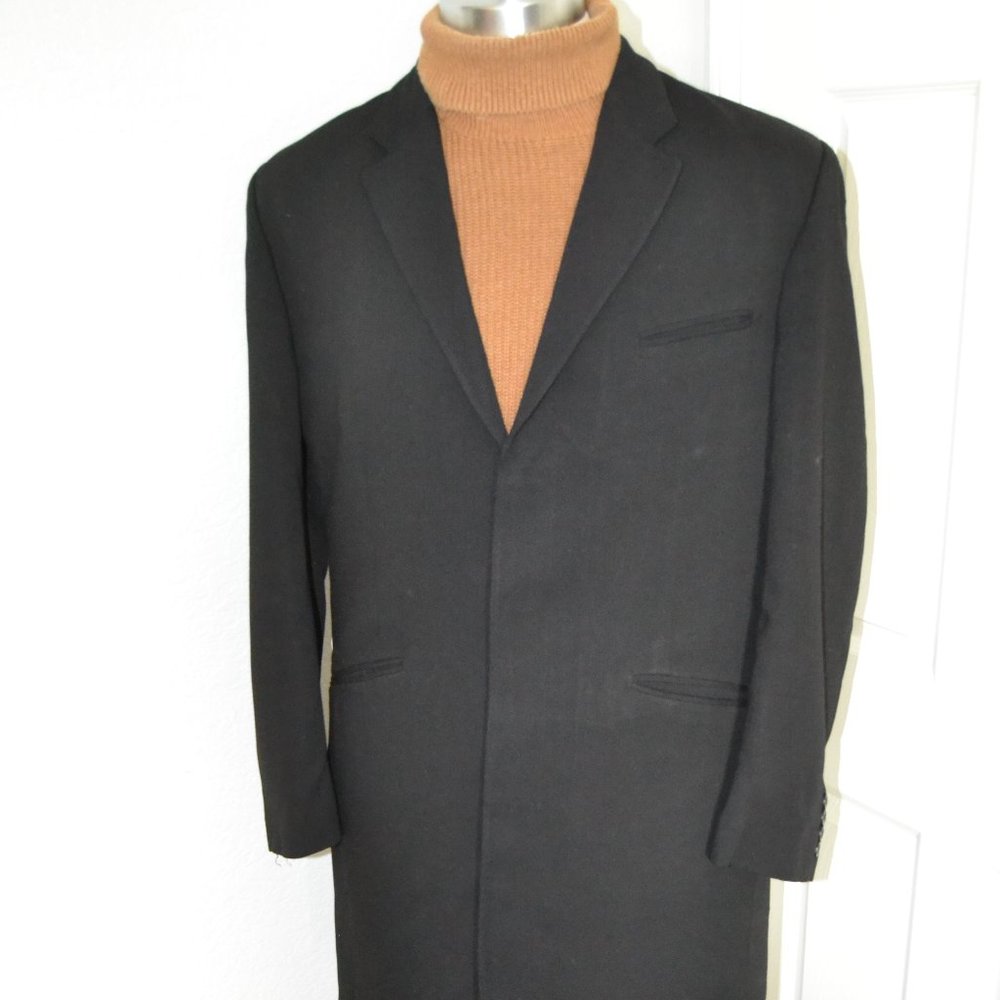 LIZ CLAIBORNE MEN'S 3 BUTTON 3/4 LENGHT  BLACK SUIT. SIZE: 44L, PANT 36/32